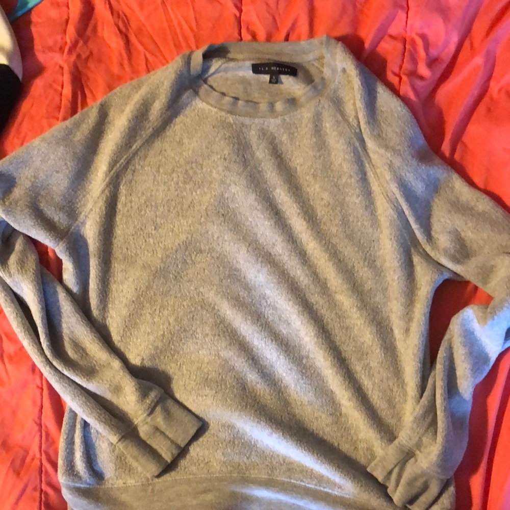 Cute grey sweater🥰
